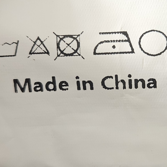 Black Long-Sleeve Pleated Dress - Picture 5 of 5